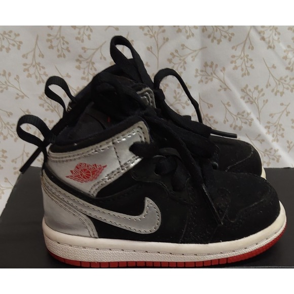 Nike Air Jordan 1 Mid Retro Black/Silver/Red Baby Sneakers 4C "Johnny Kilroy" - Picture 1 of 7